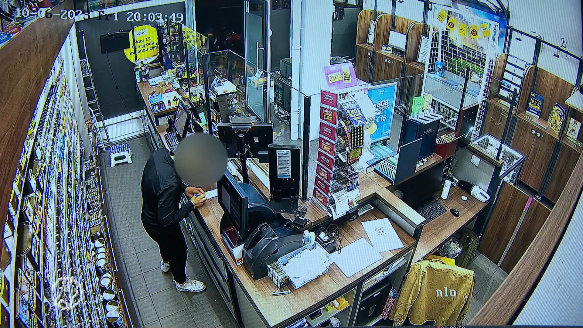 Tienermeisje door personeel overmeesterd bij poging overval op sigarenboer