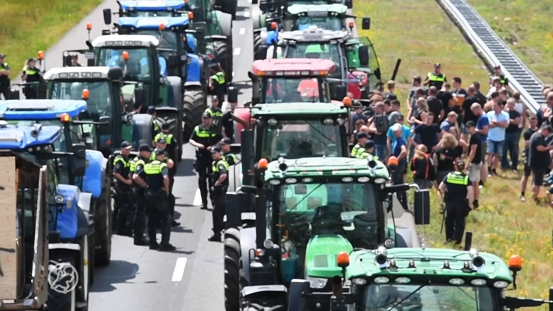 Boeren blokkeren wegen door heel het land