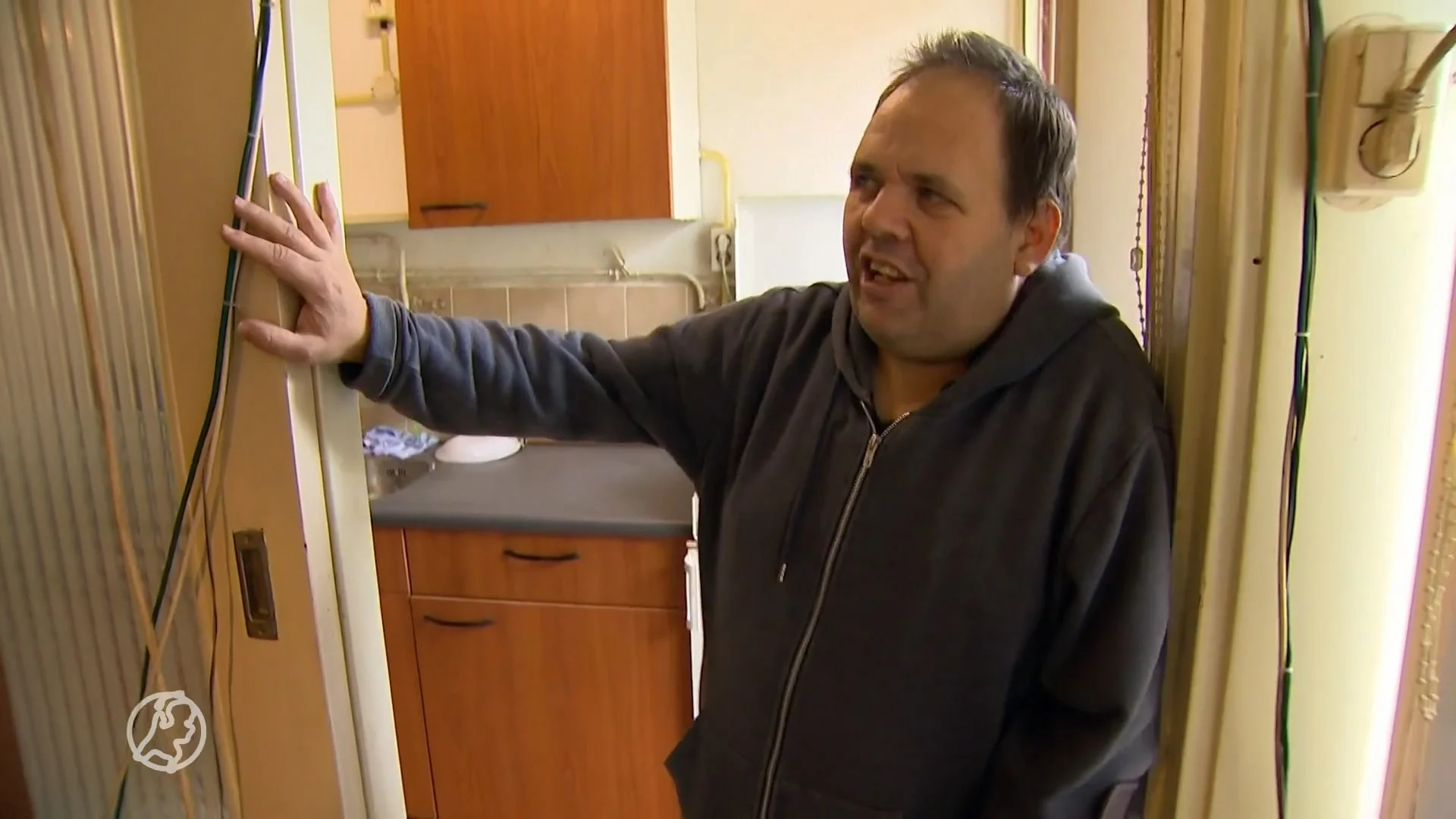 Verwaarloosd huis van verstandelijk beperkte Olaf eindelijk schoongemaakt