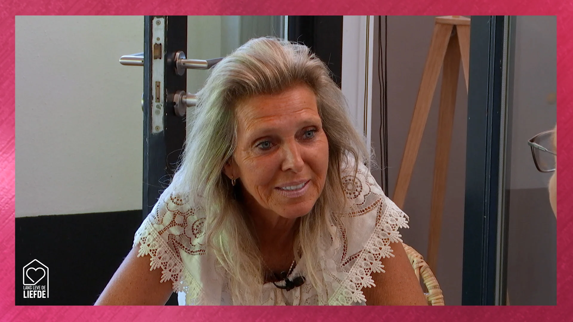 Karin van 'De Scheetjes' wordt niet herkend: ‘Je kent mij nergens van?’