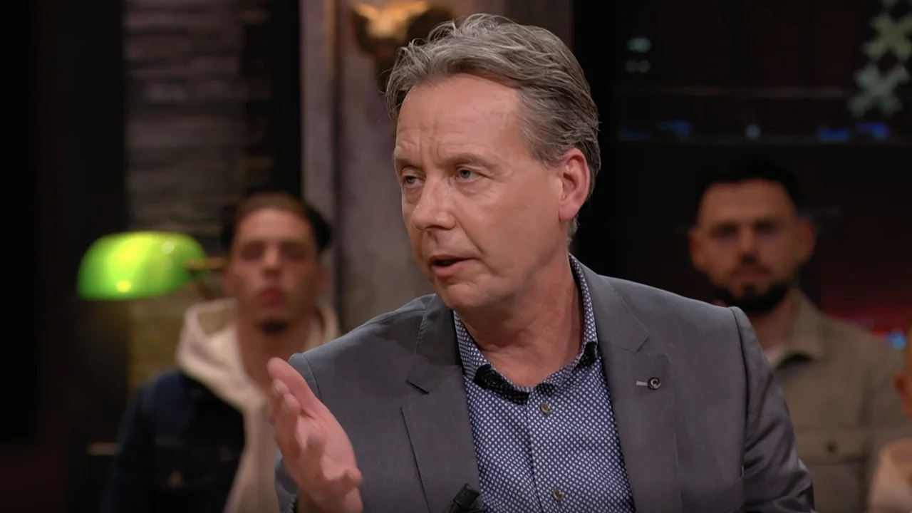 'Je gaat je afvragen of Van der Sar een goede algemeen directeur is voor Ajax'