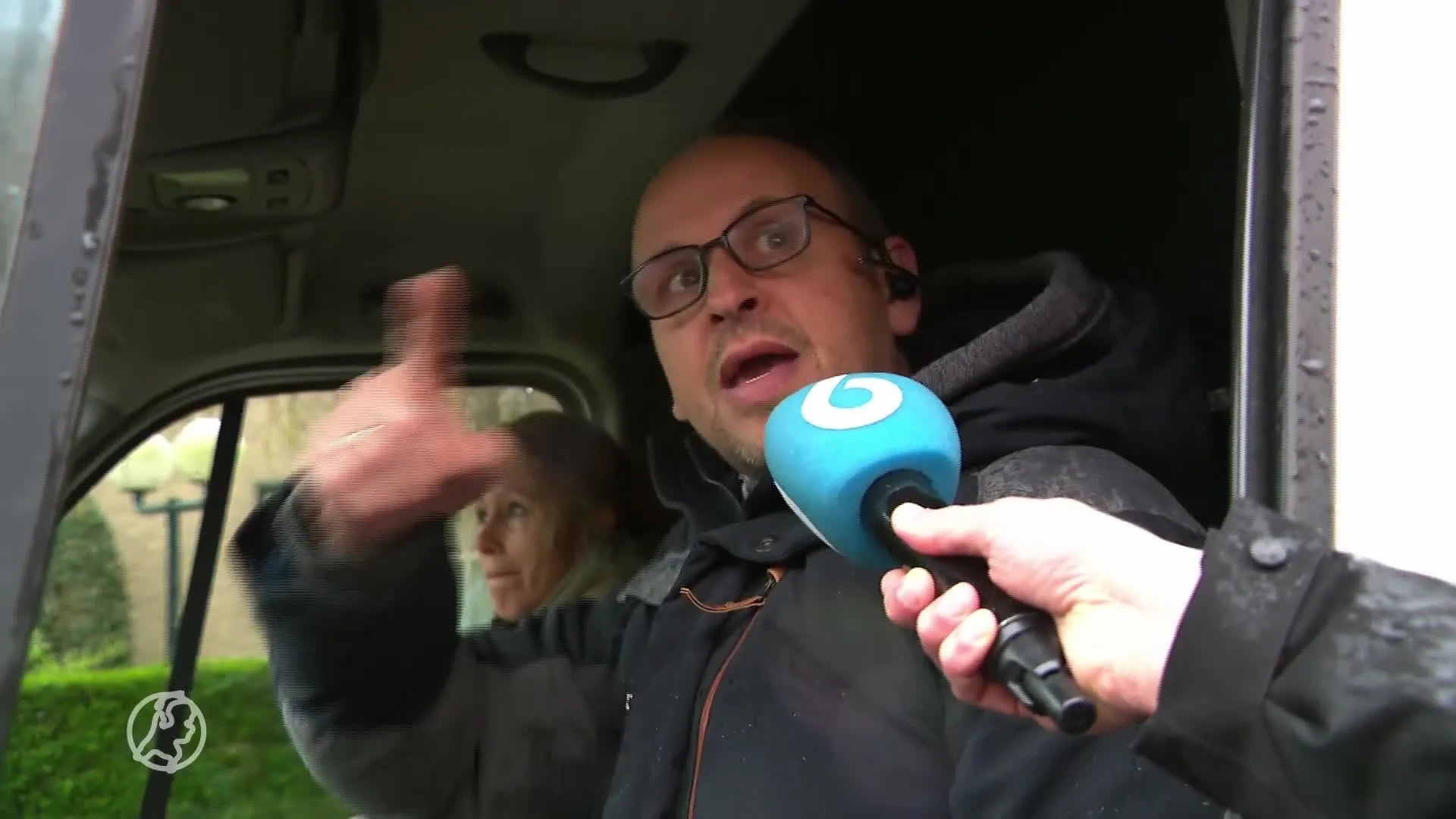 Grote brand in Etten-Leur, mogelijk schadelijke rookwolken door verbrand plastic