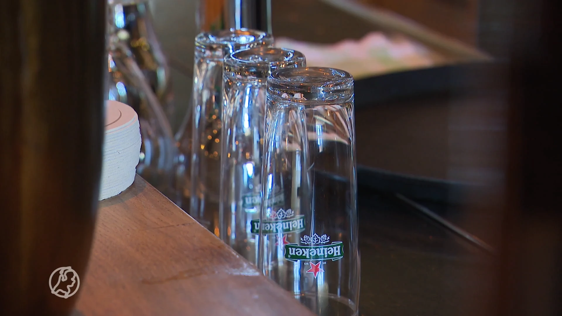 Nederland niet zo trots meer op Heineken: 'Moet titel hofleverancier inleveren'