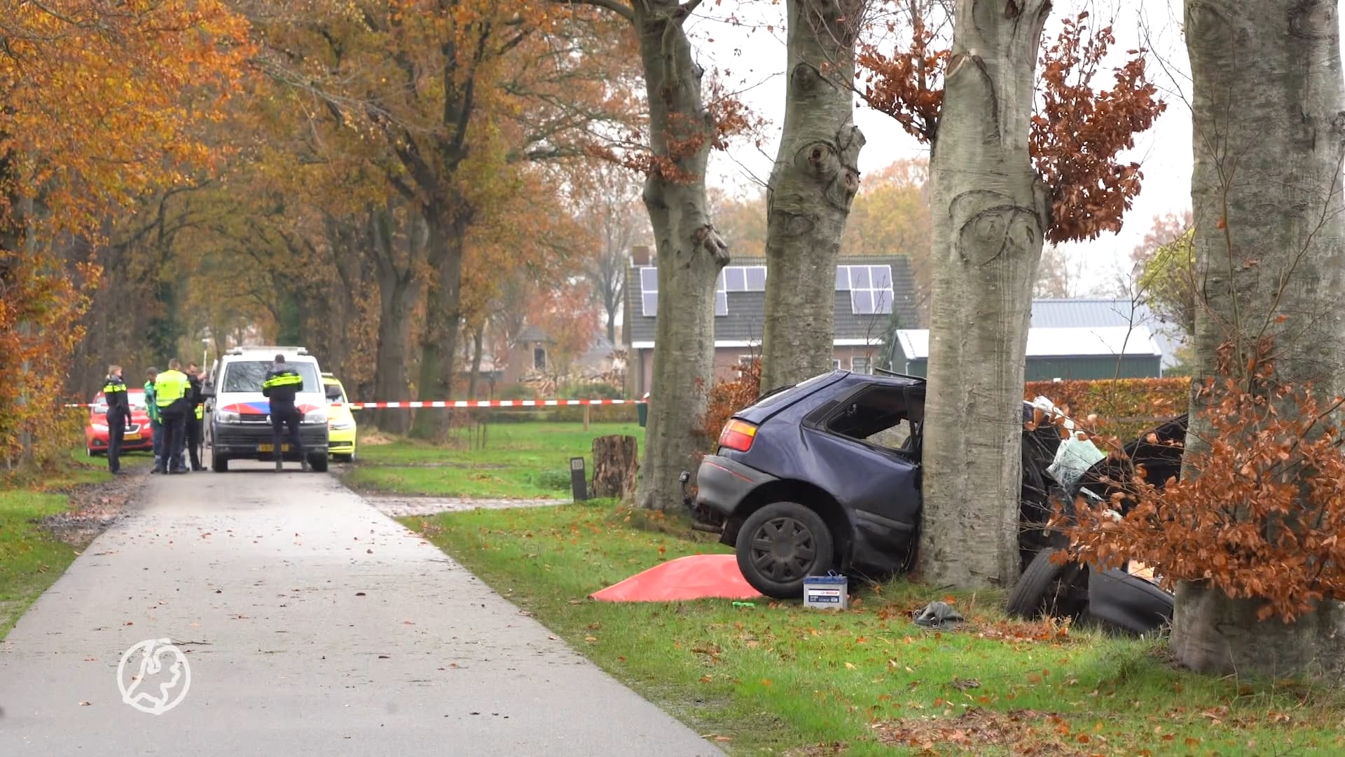 Bestuurder overlijdt bij eenzijdig ongeval Nieuwleusen, politie onderzoekt hoe auto van de weg kon raken