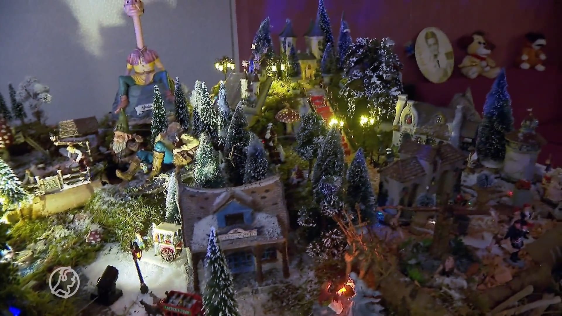 Ed en Anneke uit Tuk wonen in zelfgemaakte kerstdorp: 'Wij vinden het fantastisch'