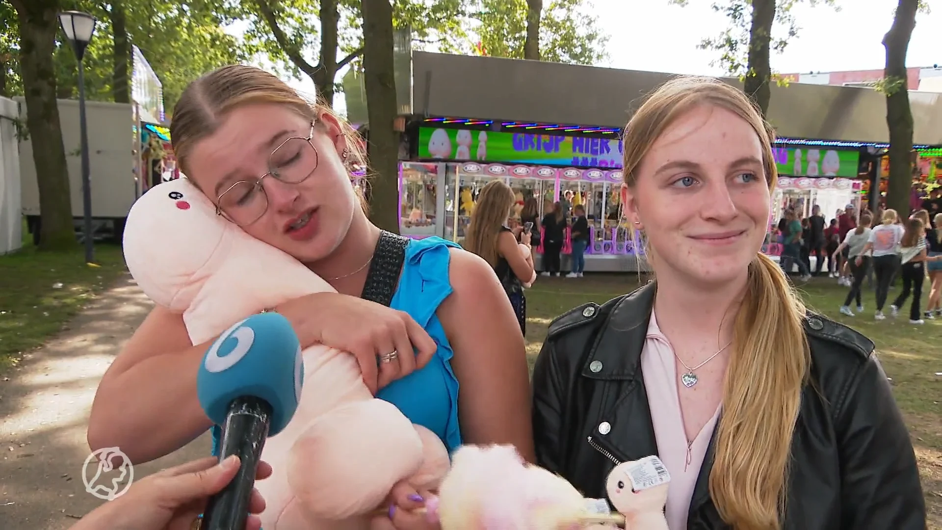 Piemelknuffel dé rage van dit kermisseizoen: zo leuk dat het verboden moet worden?