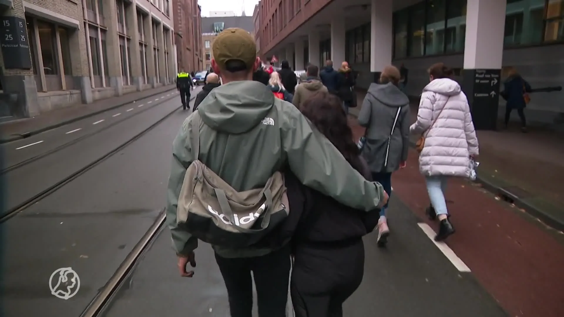 Stille tocht in Den Haag voor Pool die bij tramhalte omkwam