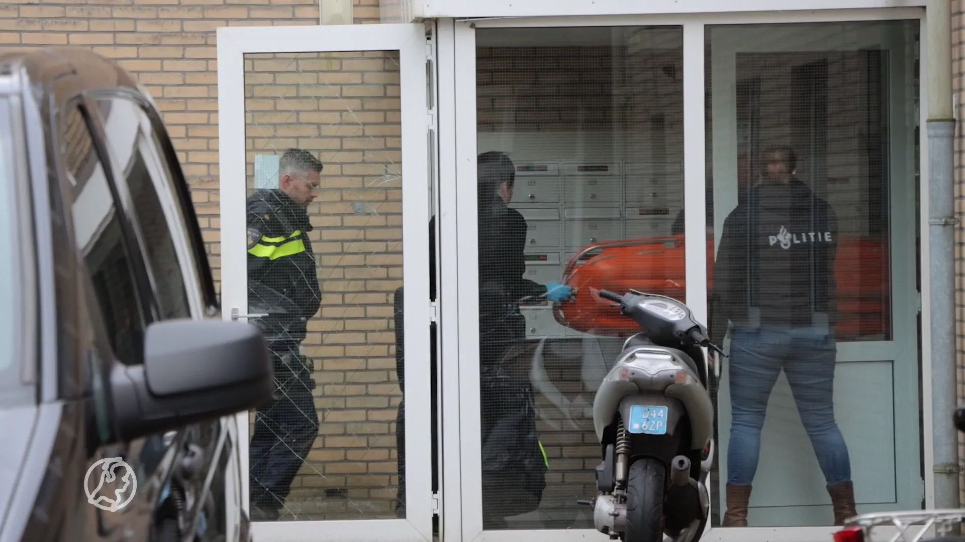 Dode gevonden op overloop in Emmen, politie houdt 'alle scenario's open'