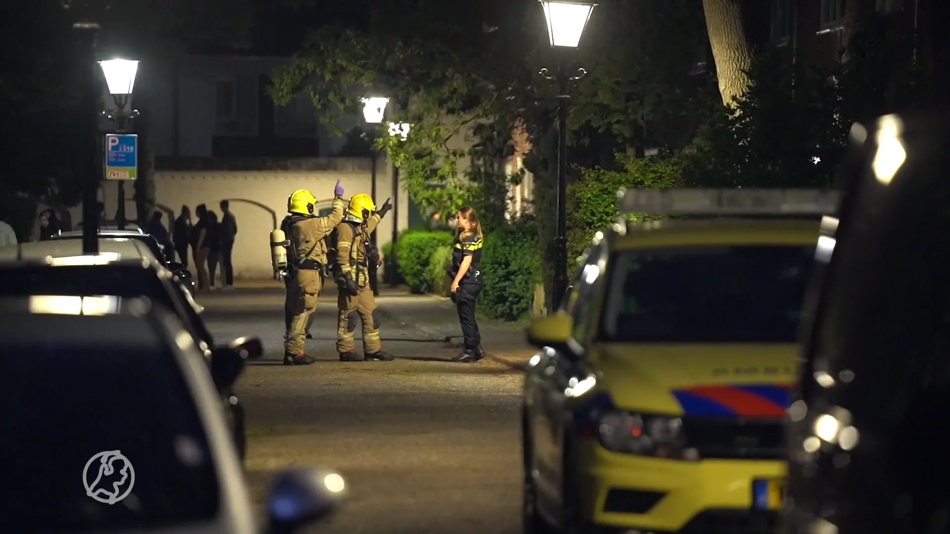 Vrouw krijgt op straat bijtende stof over zich heen gegooid