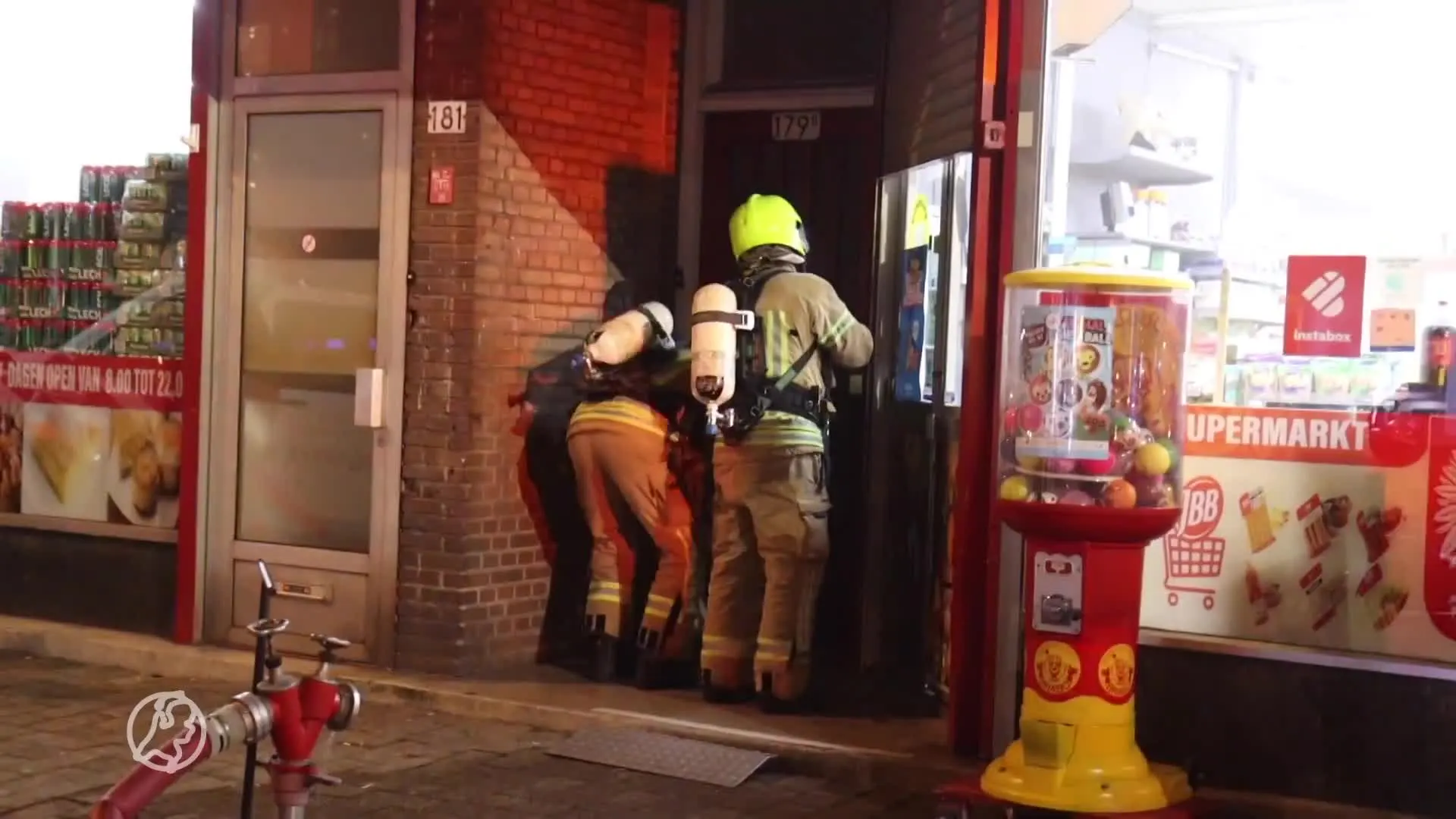 Bewoner en hond uit brandende woning gered door Rotterdamse brandweer