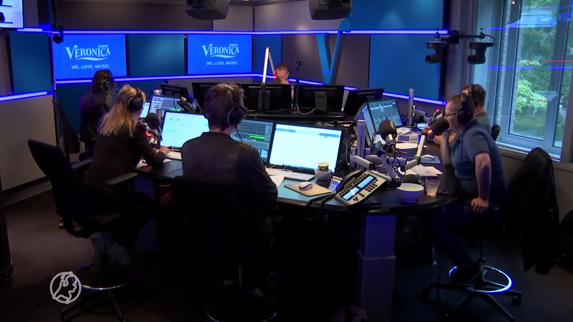 Expert over sms'ende Rutte: 'Niet heel ingewikkeld om die sms'jes mee te lezen'