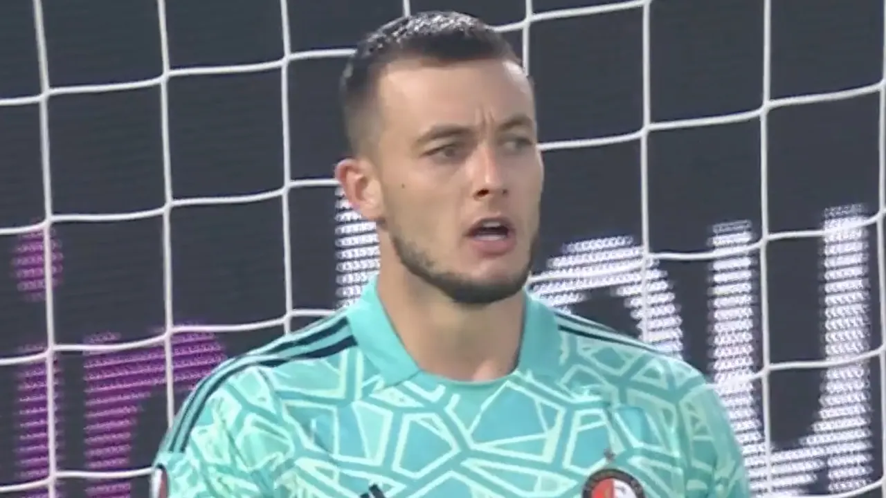 KANS: Bijlow brengt redding op grote kans Midtjylland