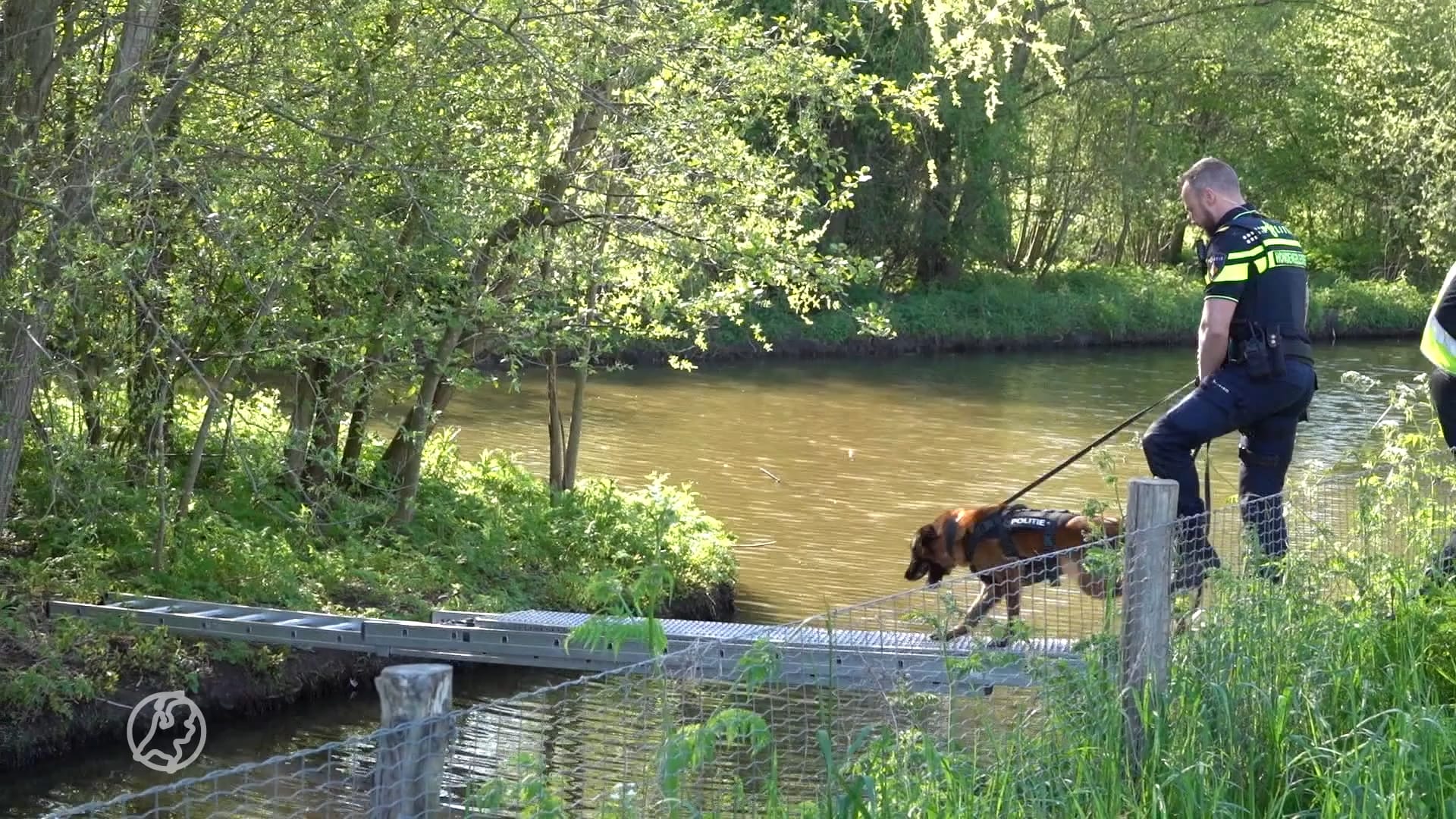 Arrestant ontsnapt uit politiebus