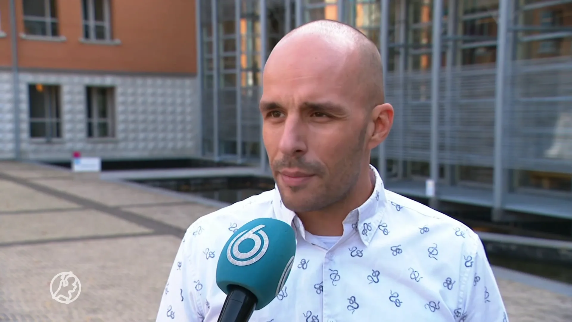 Broer van vermoorde Stephanie probeert verdachte aan te vallen in rechtszaal