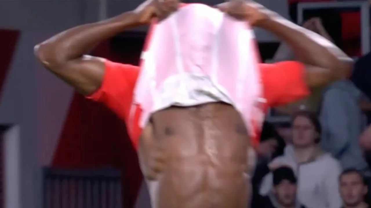 KANS: Jordan Teze mist enorme kans op 3-2 voor PSV tegen Sociedad