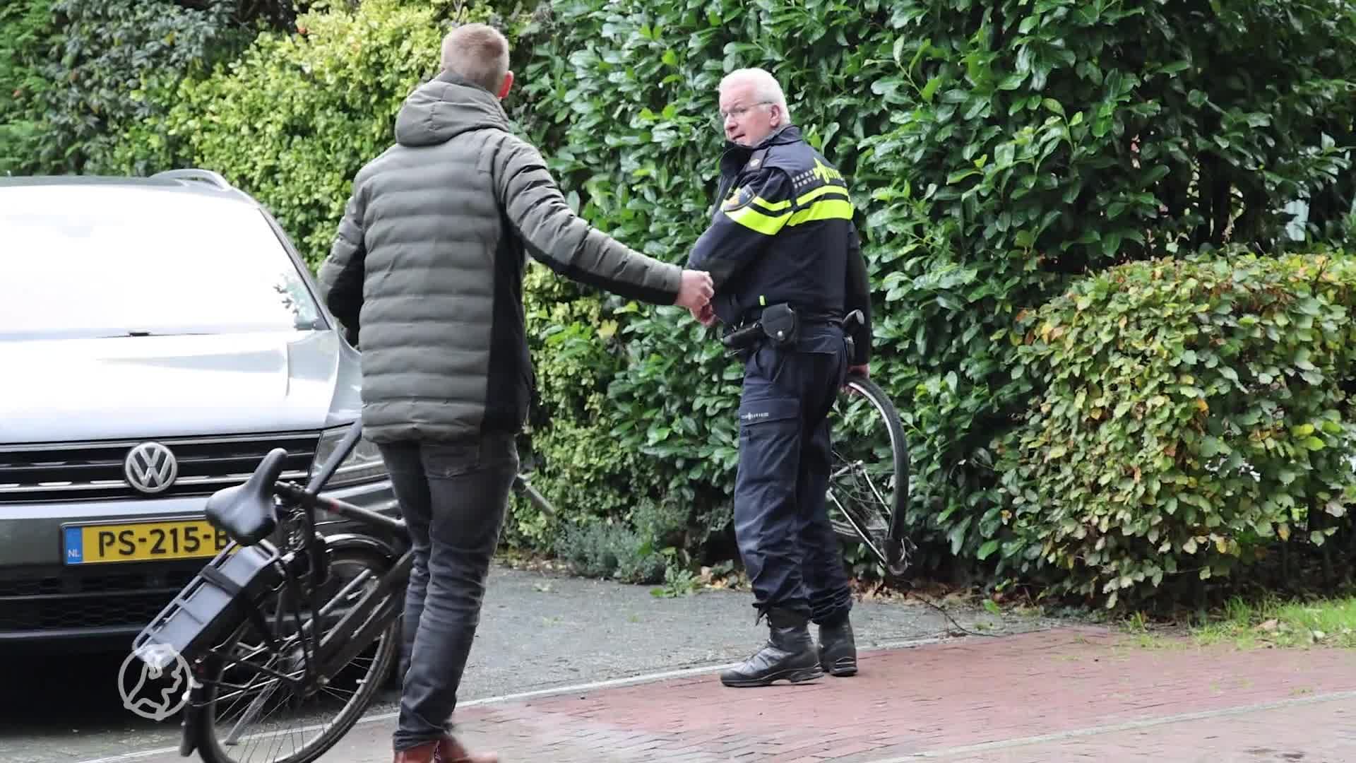 Fiets doormidden na botsing met auto in Leek