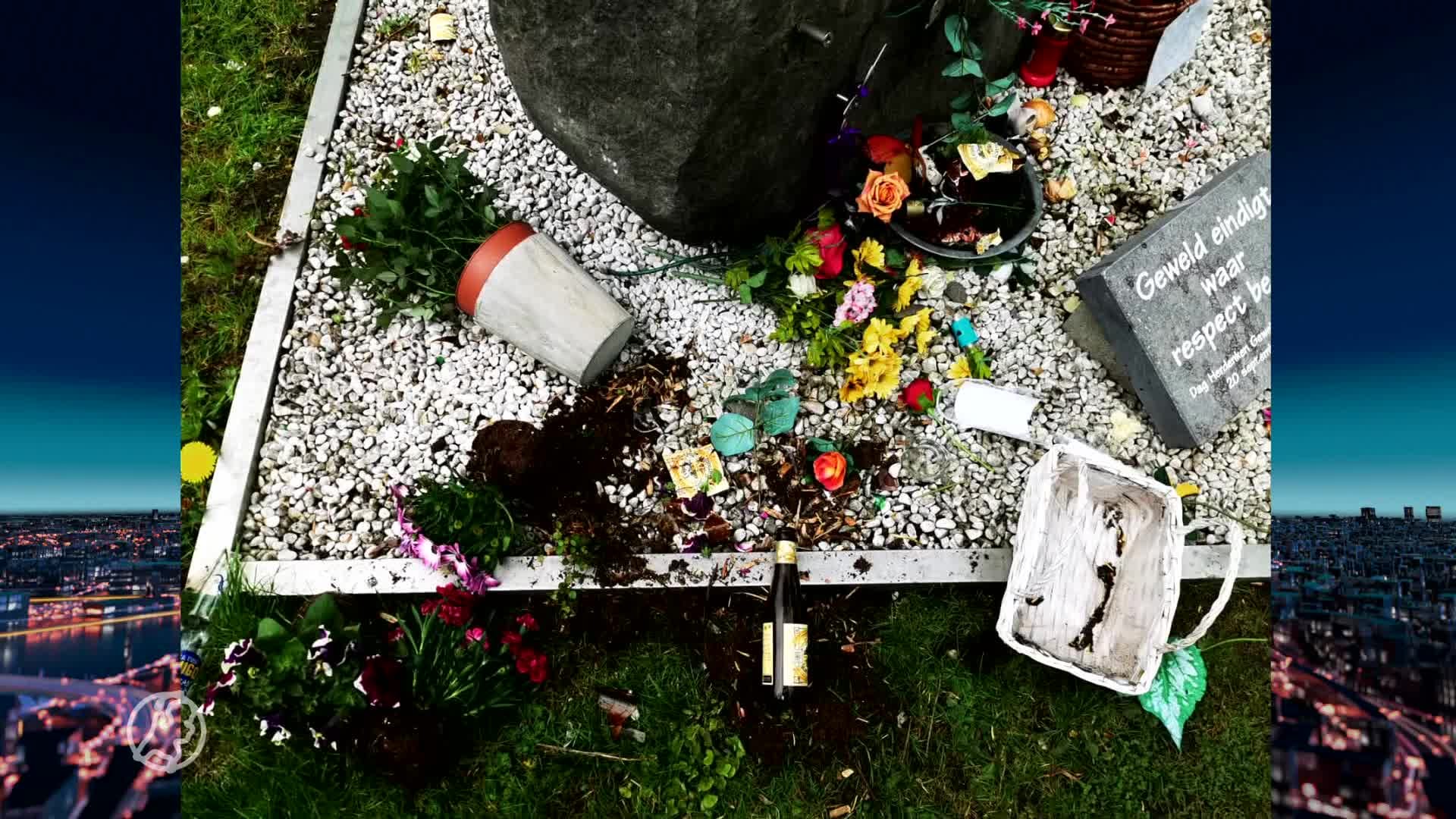 Herdenkingsmonument de Vlinderrots in Hoorn vernield en leegg...