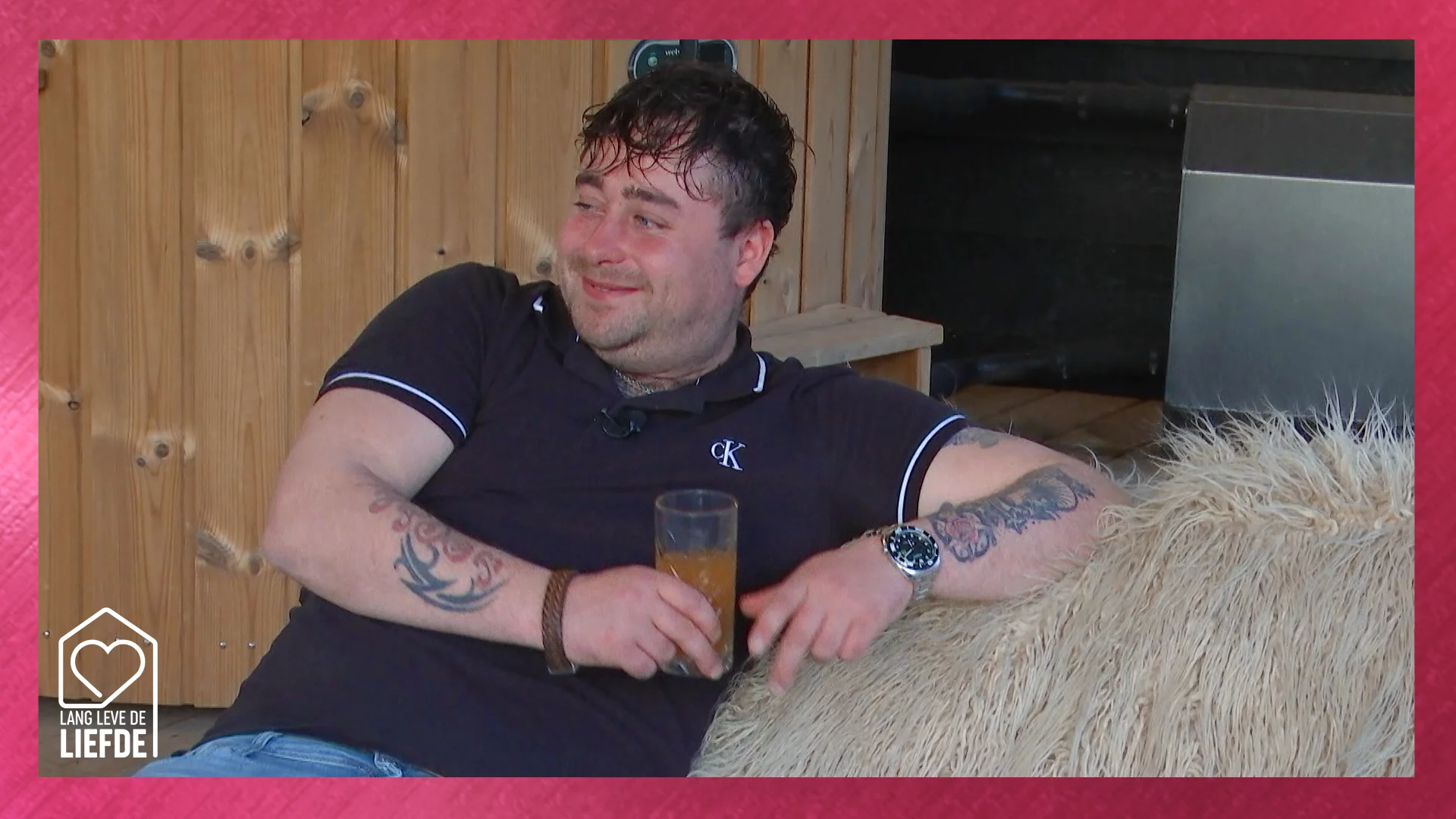 JONA drinkt tien BIER