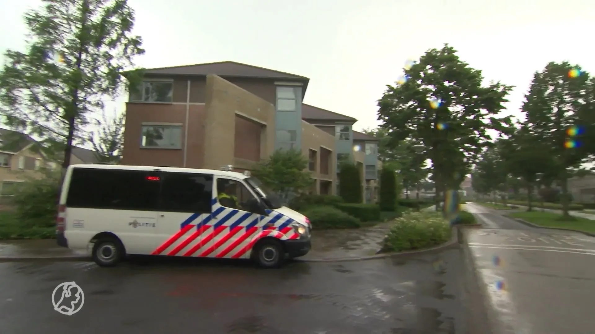 Politie patrouilleert door ontruimde wijk Hambeek in Roermond