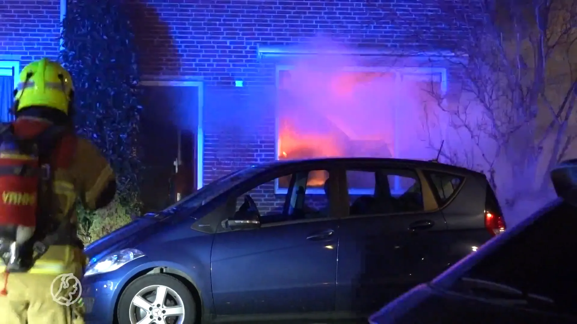 Twee honden dood en bewoonster gewond na woningbrand in Hoogkarspel