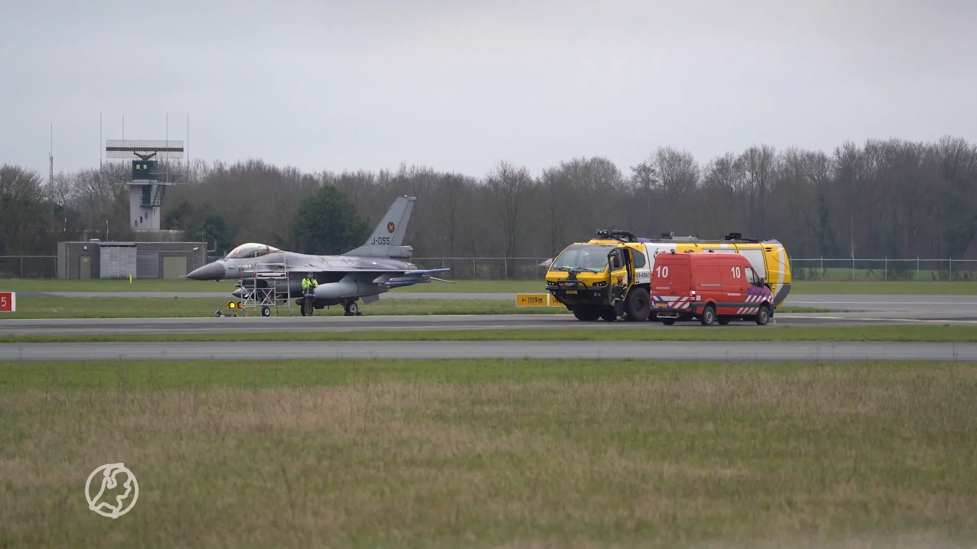 F16 maakt voorzorgslanding in Groningen na botsing met vogel