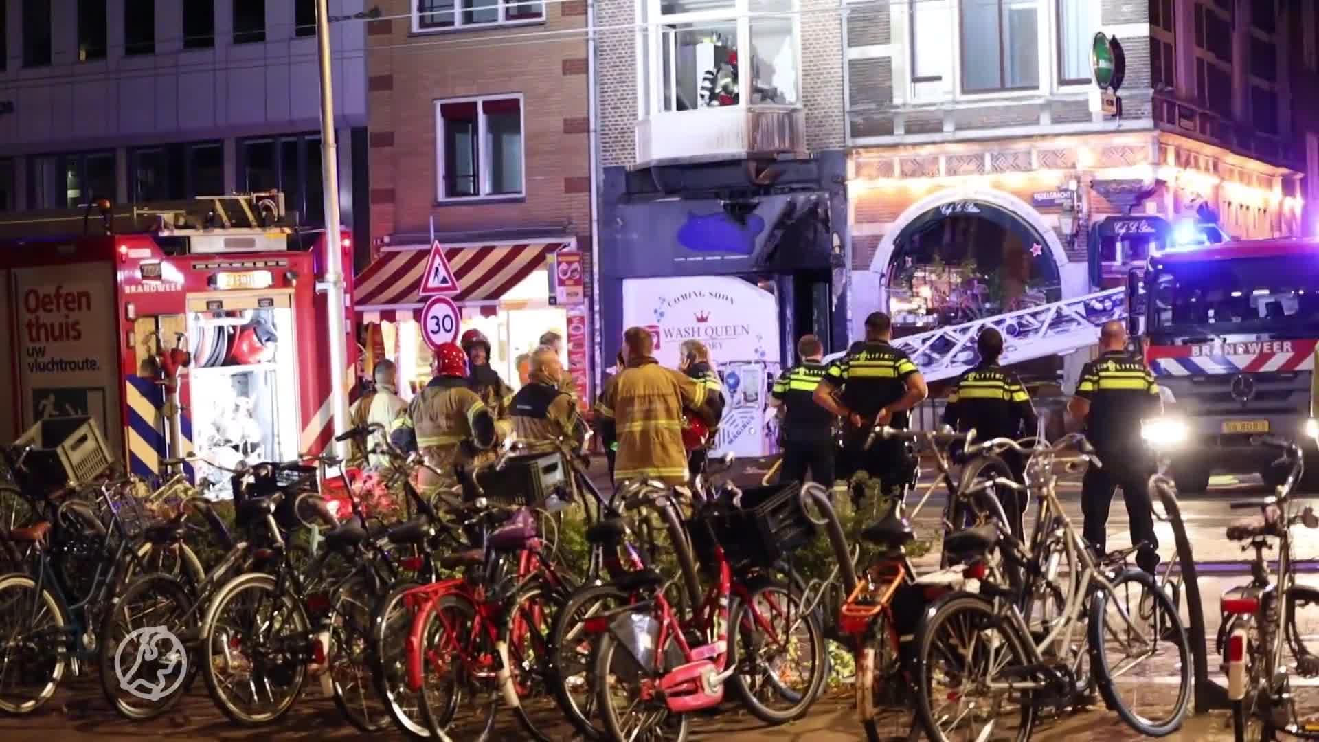 Brand na explosie in pand Amsterdam, bewoners in veiligheid gebracht
