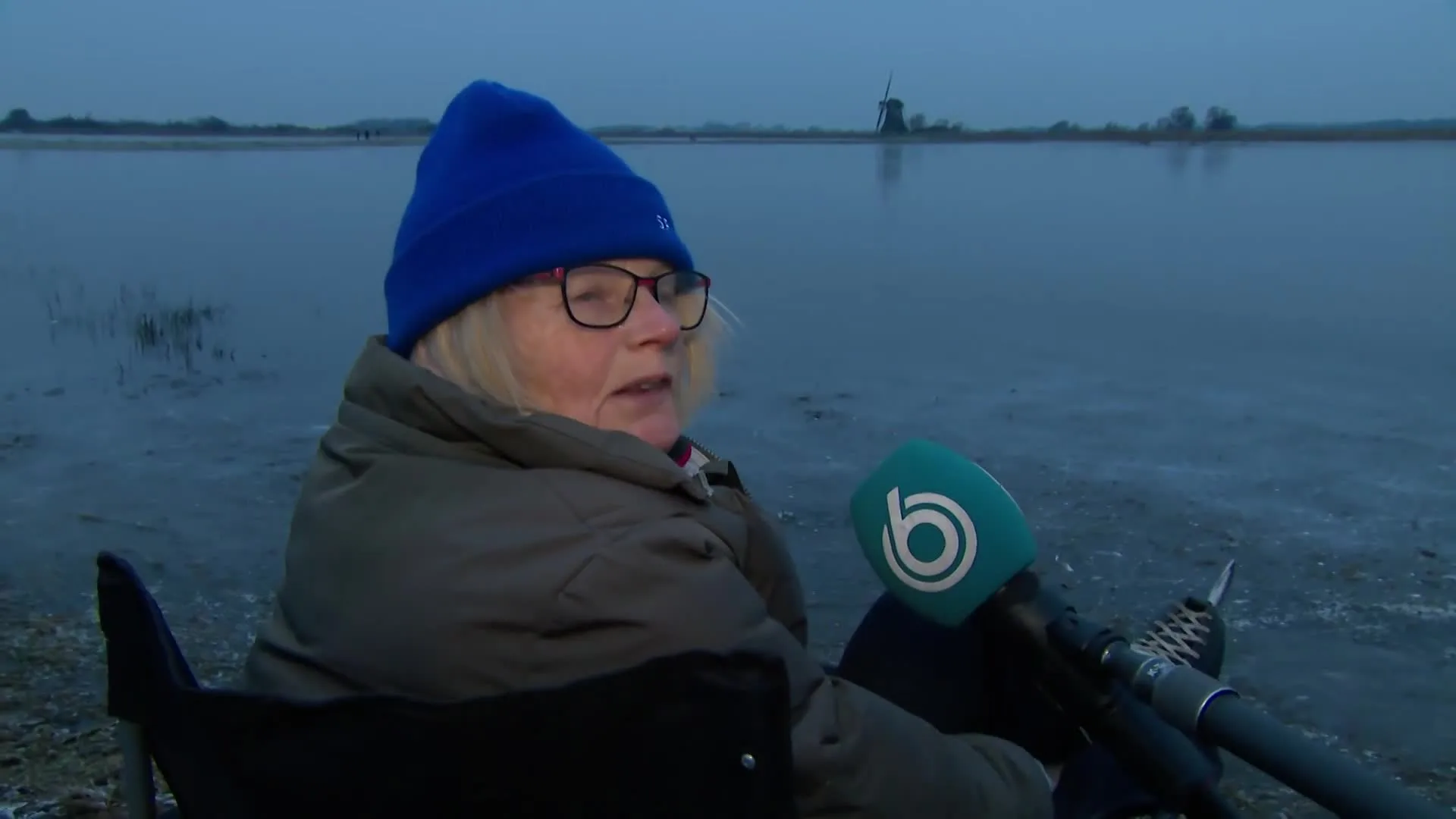 Nog één keer schaatsen: liefhebbers wagen zich op dun ijs