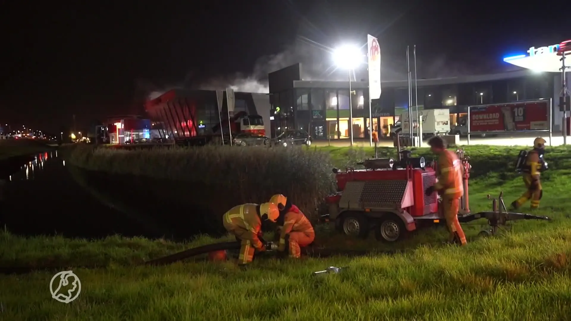 Zeer grote brand in bedrijfspand naast gevangenis in Zutphen