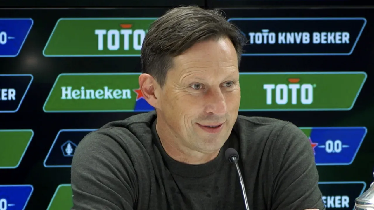 Schmidt na winst KNVB Beker: 'Dit seizoen is nu al geslaagd'