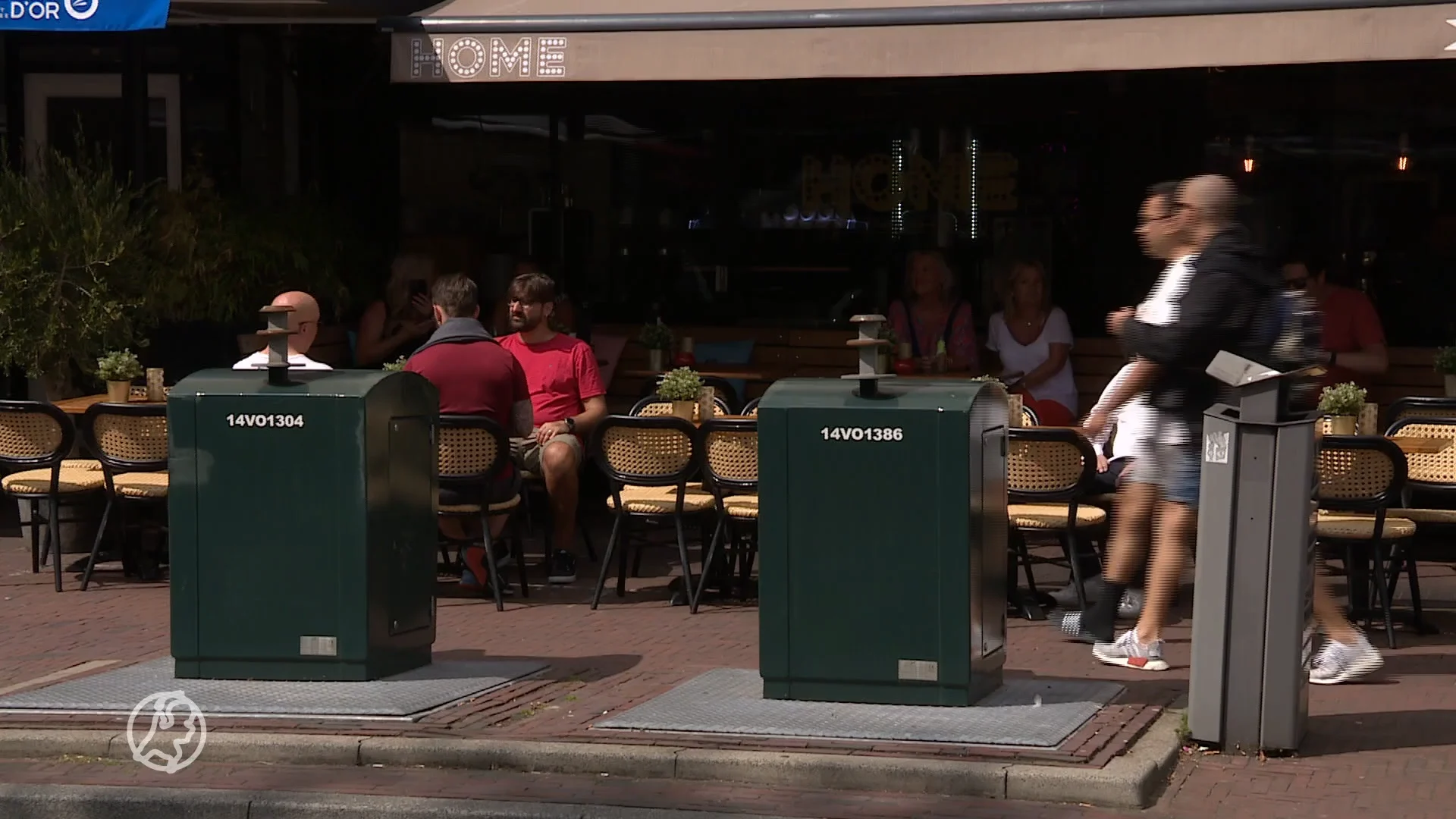 Stankoverlast door vuilniscontainers gooit roet in het eten bij Haagse terrasgasten