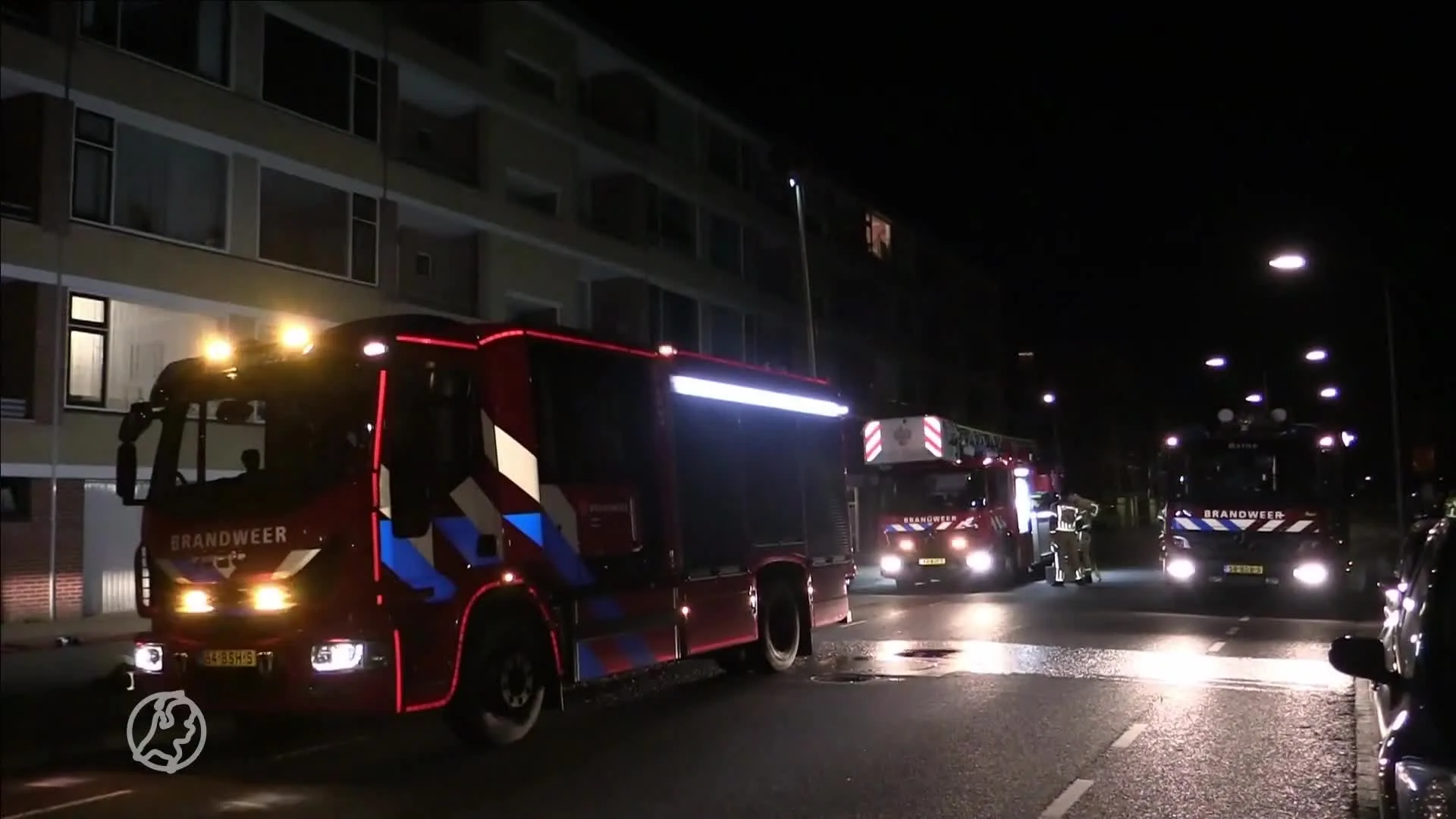 Zestig mensen geëvacueerd door flatbrand in Almelo, één persoon gewond