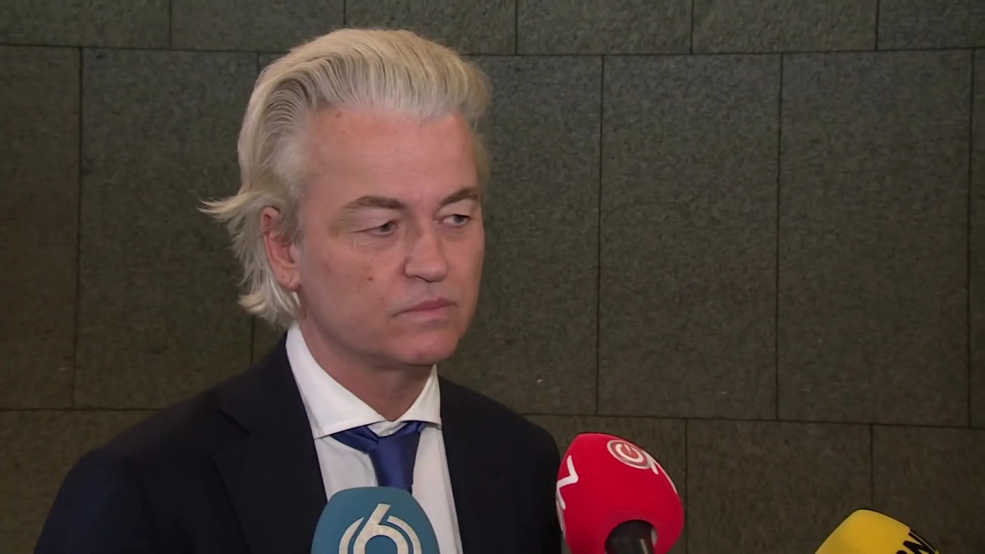 Motie van wantrouwen tegen kabinet om notulen toeslagenaffair...