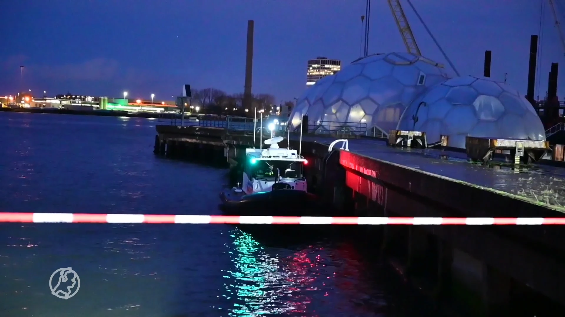 Overleden foetus gevonden in water Rotterdam