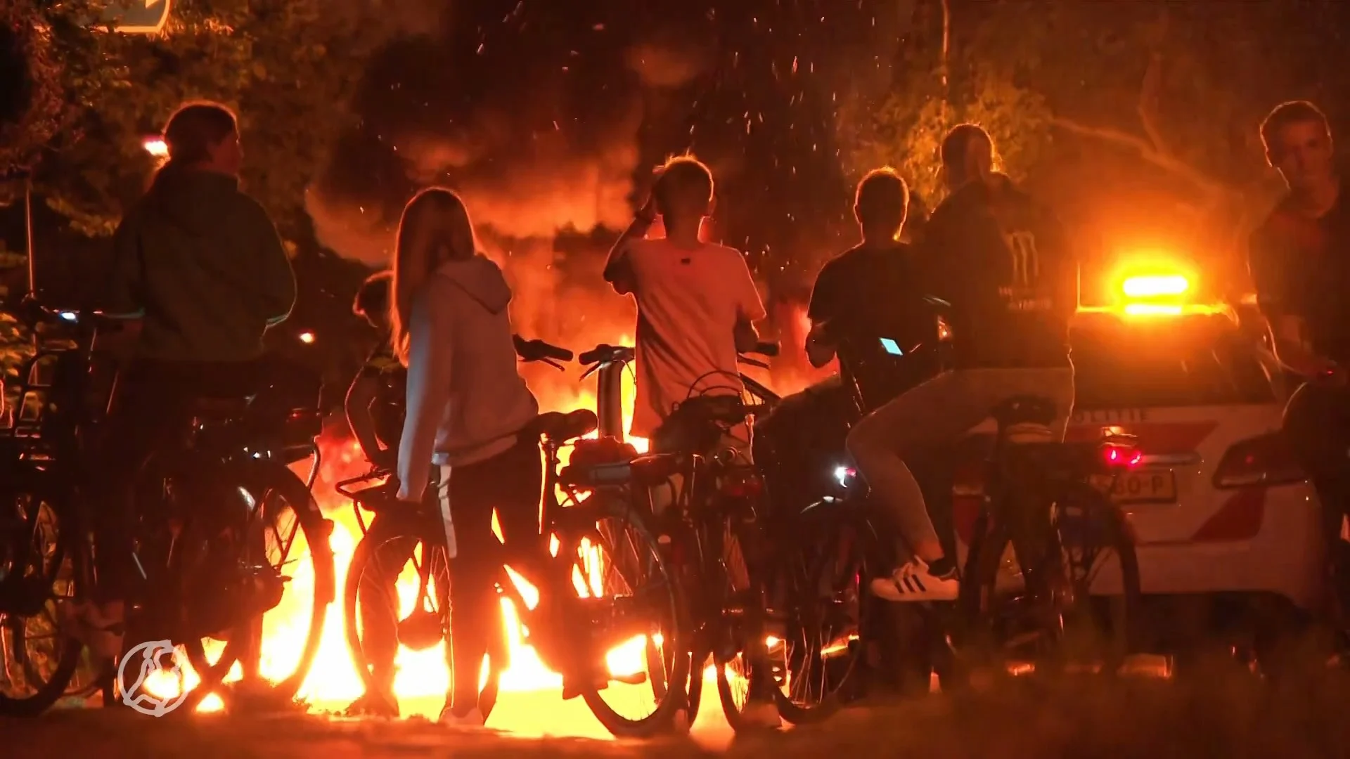 Grimmige demonstratie bij opvanglocatie Afghanen in Ede