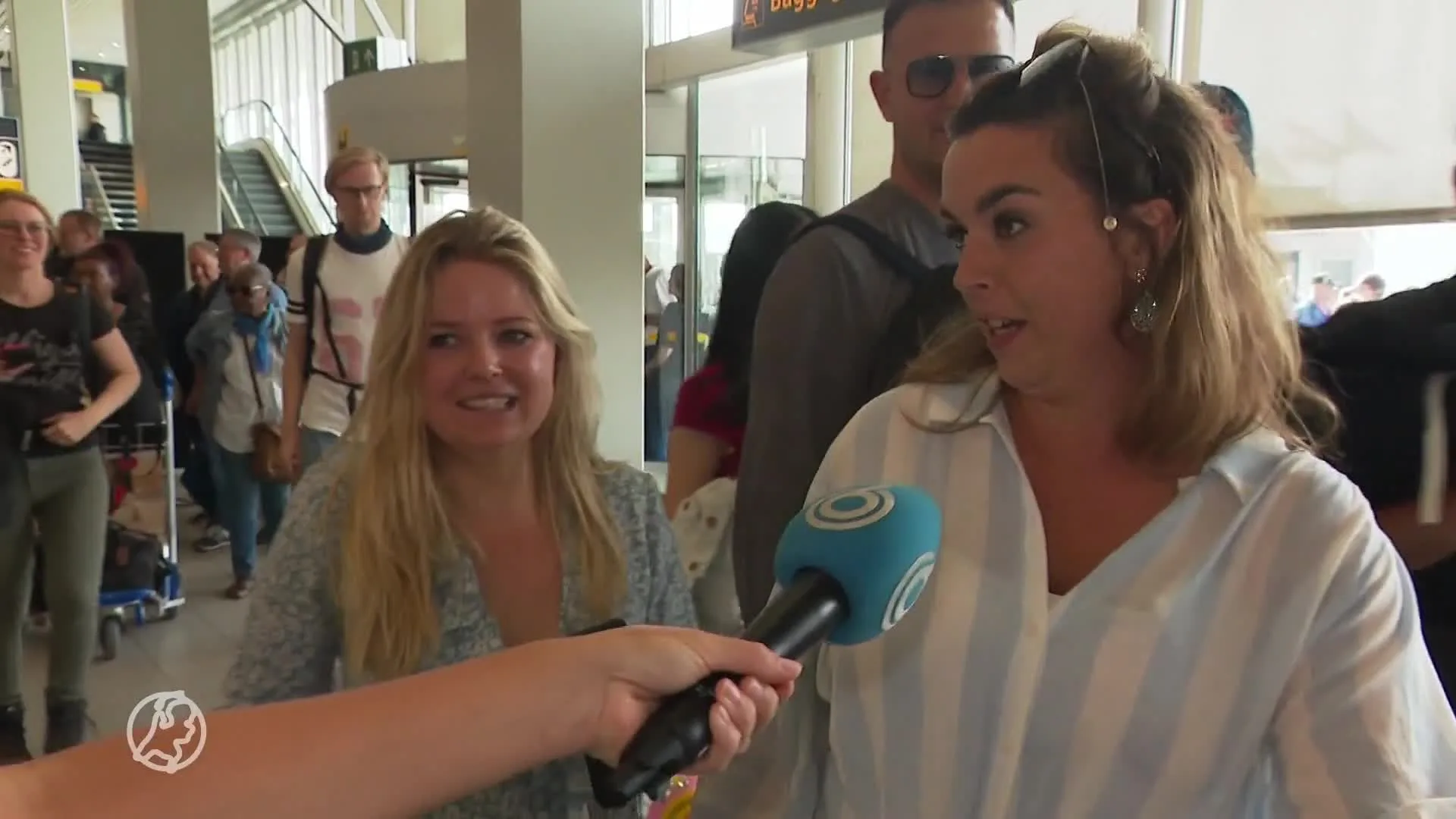 Schiphol vraagt maatschappijen vluchten te annuleren om drukte door personeelstekort