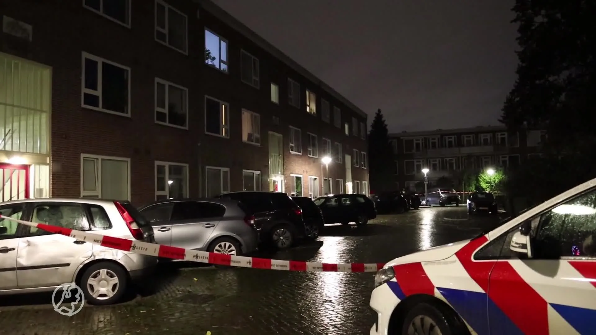 Schade aan portiekwoning na explosie in AmsterdamSchade aan portiekwoning na explosie in Amsterdam