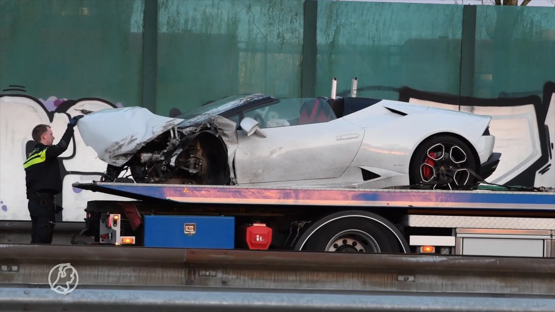 Bloedsnelle Lamborghini crasht op N3 bij Dordrecht