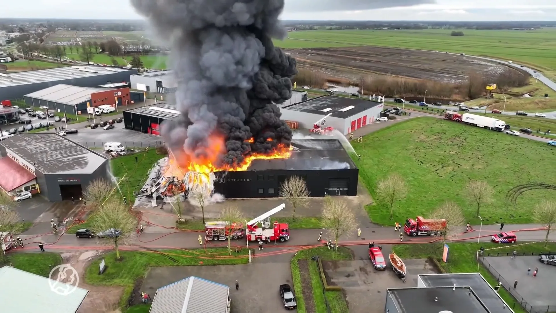 Grote uitslaande brand in Gorredijk