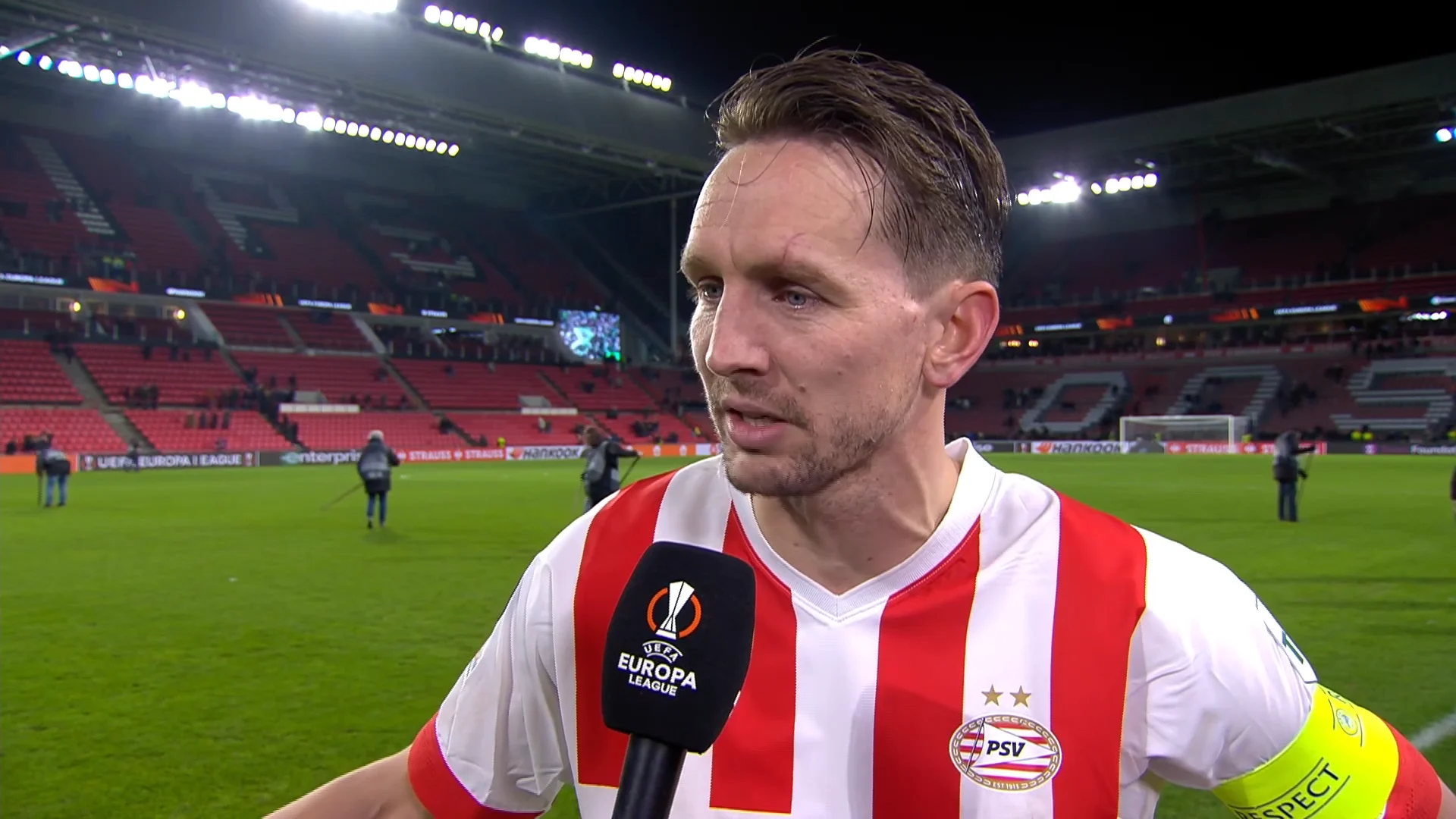 De Jong begrijpt niets van extra tijd: 'Hij geeft maar vier minuten!'