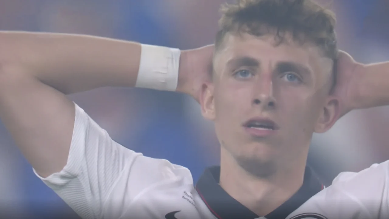 KANS: Lindstrom schiet rakelings naast via Rangers-verdediger