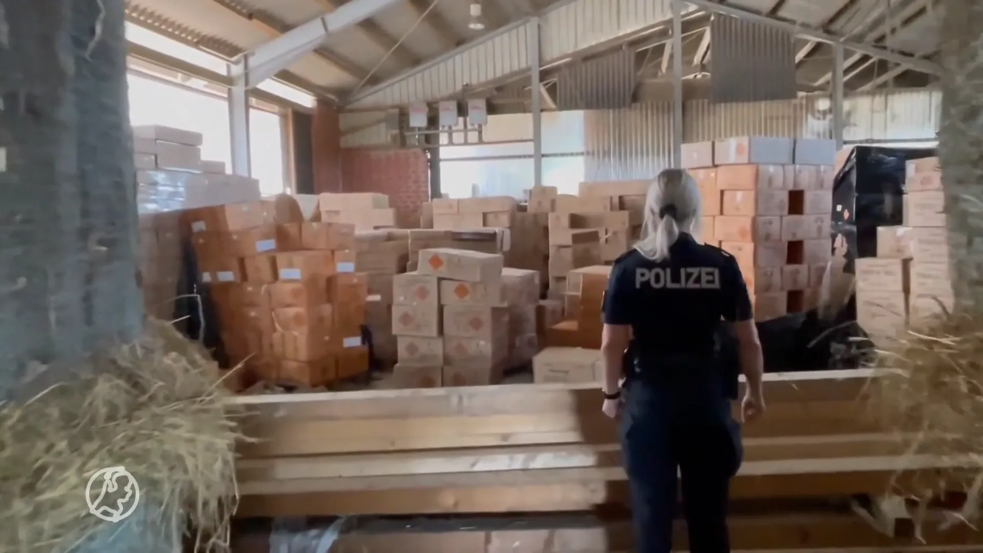 Grootste vuurwerkvondst ooit bij Enschede: 'Levensgevaarlijk opgeslagen, misdadig'