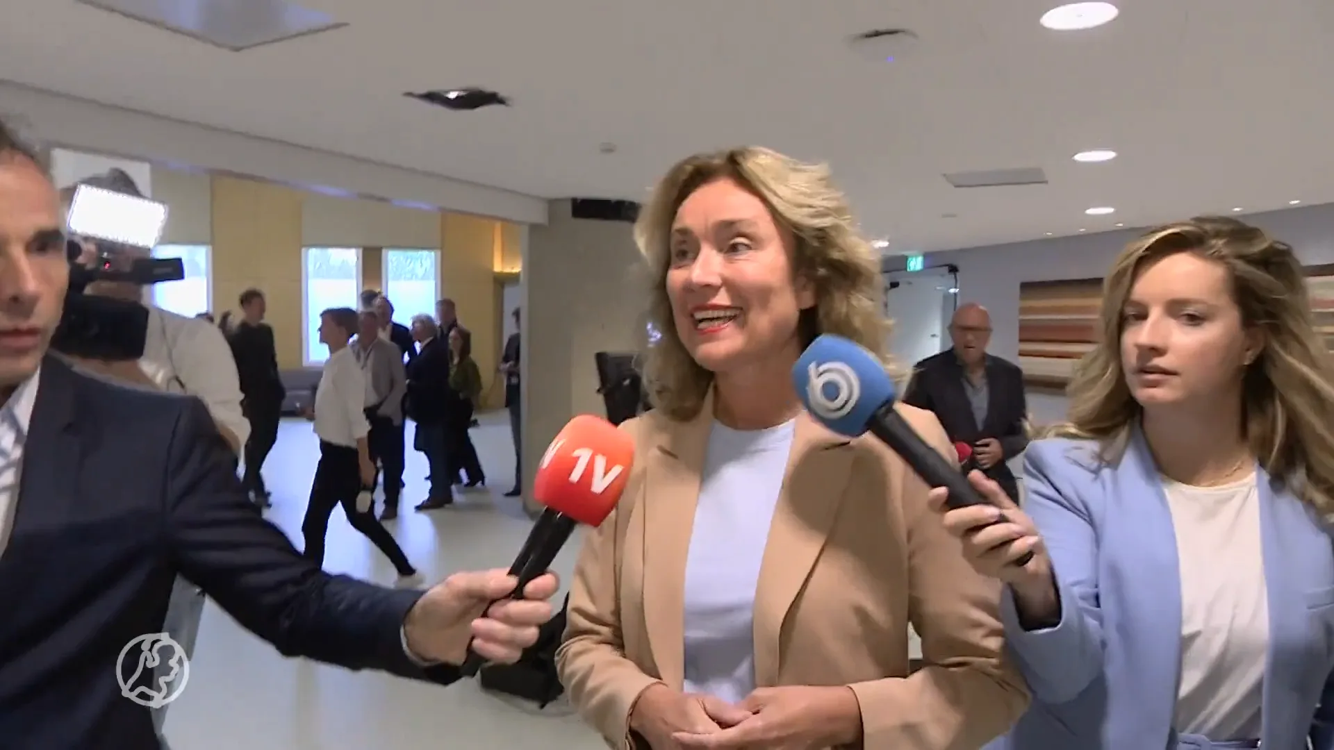 Kamervoorzitter Bergkamp loopt weg bij vragen over 'incident' met Baudet