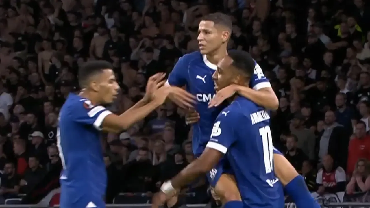 VIDEOGOAL: Ajax - Olympique Marseille 2-2 (Aubameyang)
