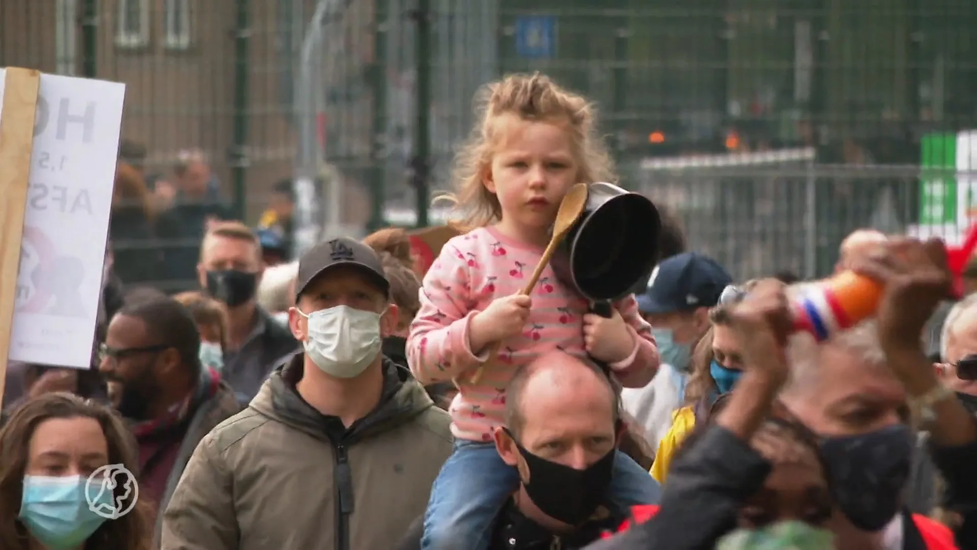 Emoties komen los bij lawaaiprotest na neerschieten peuter: '...