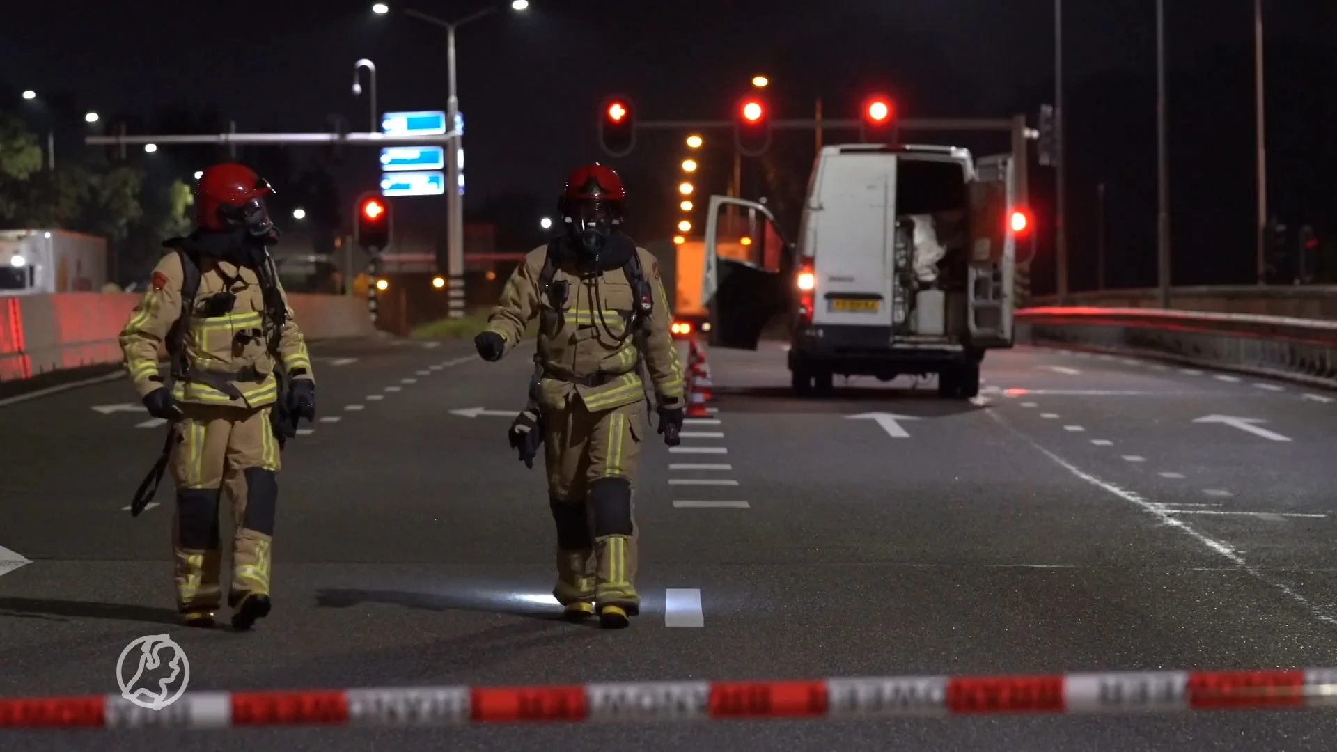 Bestelbus met drugsafval achtergelaten op snelwegviaduct Eindhoven