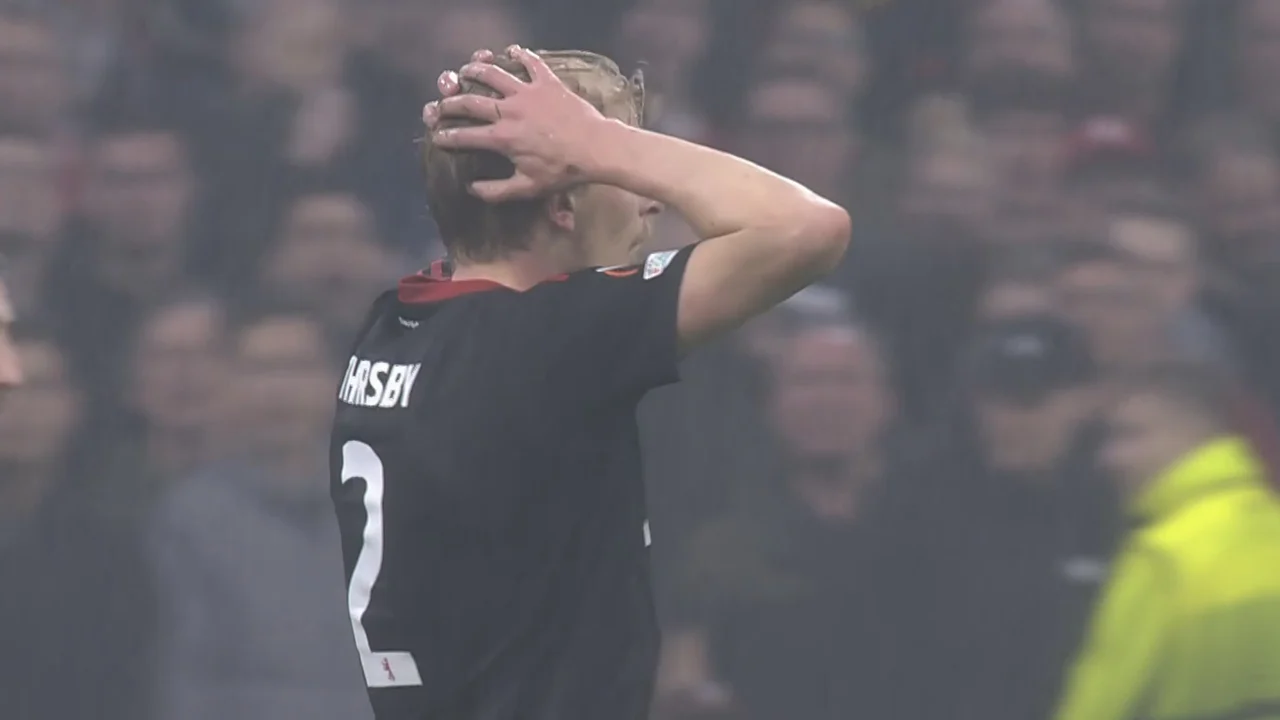 KANS: Thorsby met kopbal dichtbij openingstreffer tegen Ajax