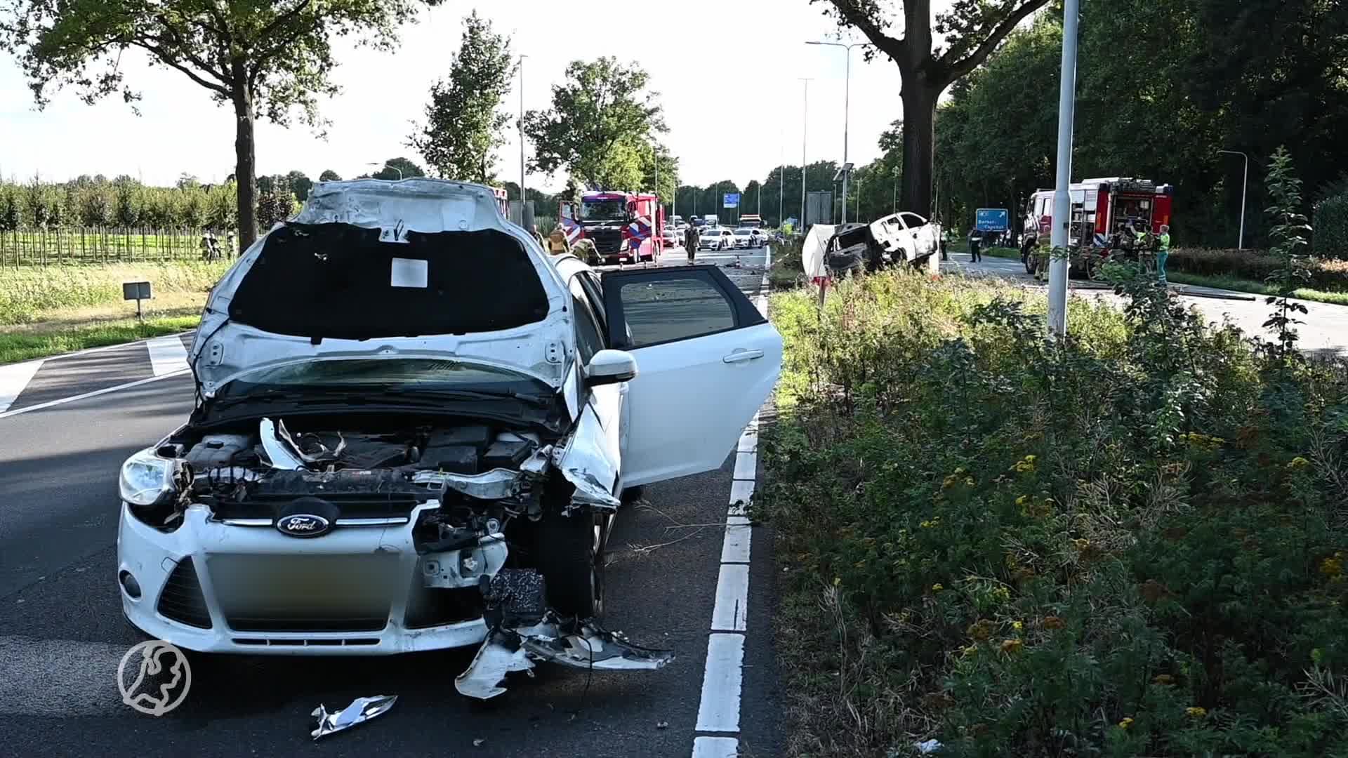 Dode bij aanrijding met twee auto's op N65 bij Tilburg