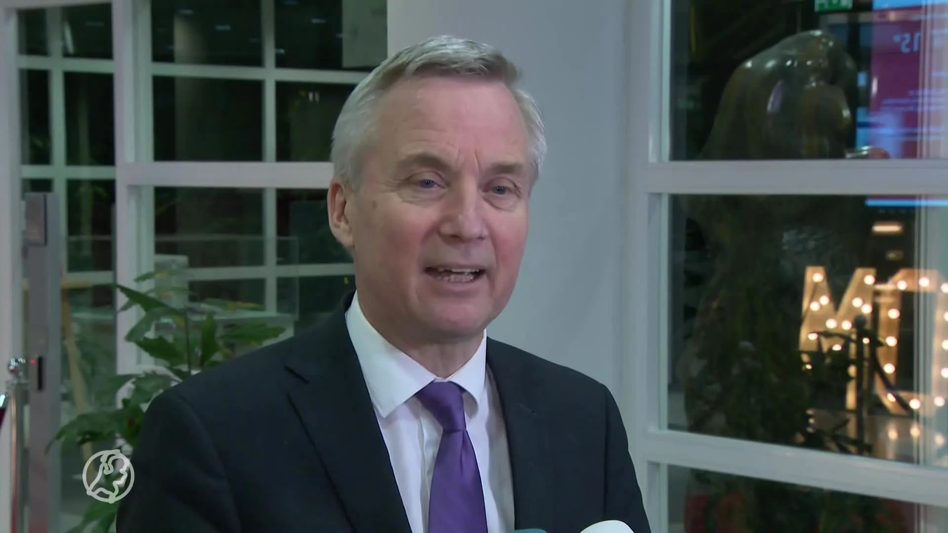 Staatssecretaris Van der Burg: : gemeenten moeten meer doen om Ter Apel te ontlasten