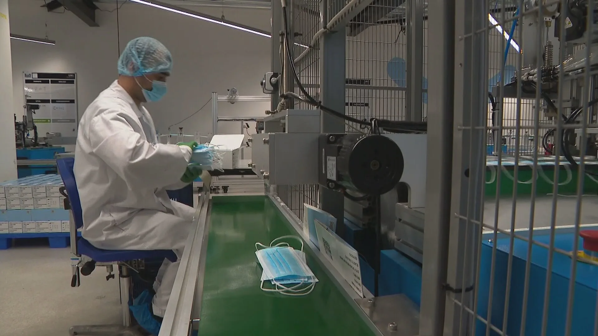 Mondmaskerfabriek baalt van afschaffen mondkapjesplicht: '90% van onze omzet valt weg'