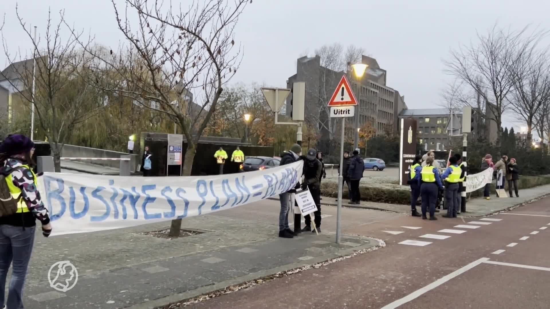 Actievoerders willen sluiting Maastricht Aachen Airport: 'Het is een bodemloze, stinkende put'